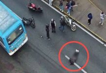 ▶️EN SJM: MOTOCICLISTA PIERDE LA VID4 EN PLENA VÍA
